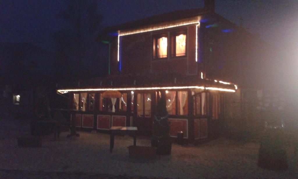 Chuchura Family Hotel Копривштица Экстерьер фото